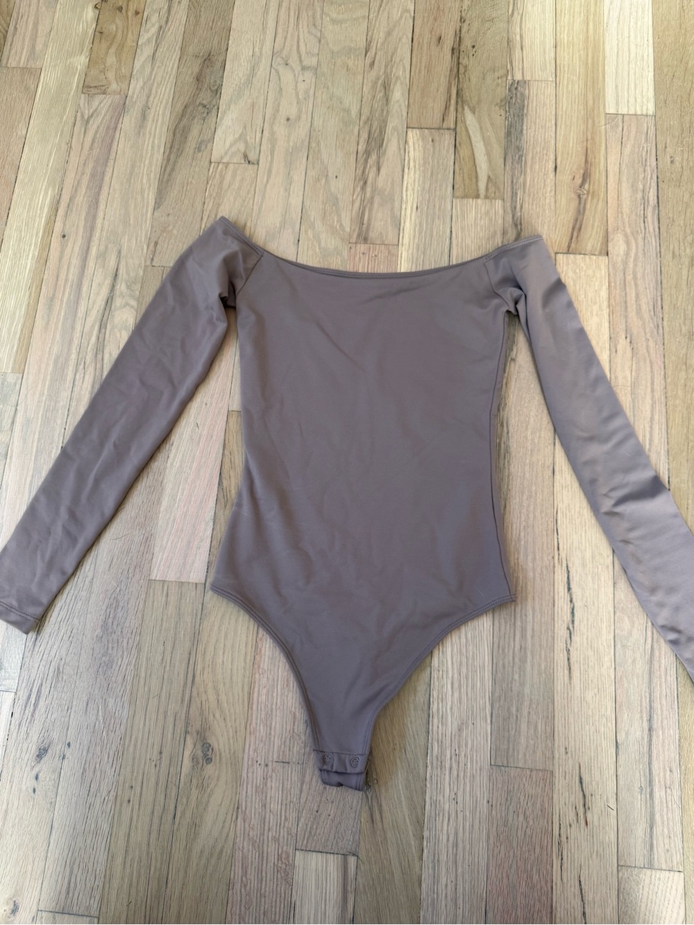 Babaton Off-The-Shoulder Long Sleeve Bodysuit Brown Size XS